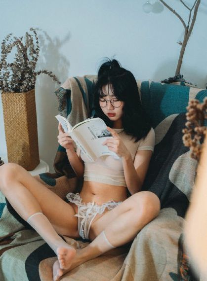 把笔插到缸门里的作文400字_在线免费观看电视剧